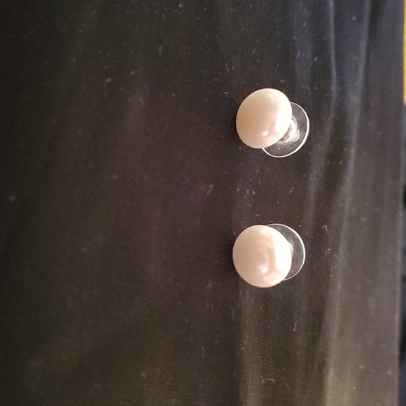 Earrings - Picture 2 of 3